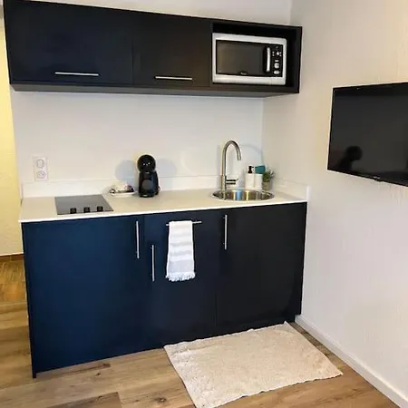 Avec Jardin Apartment